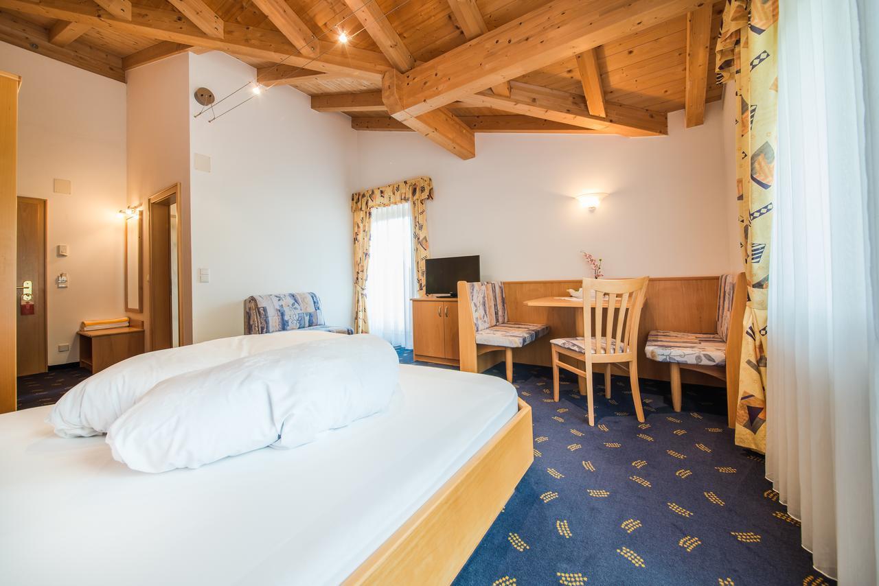 Sporthotel St. Michael Malles Venosta Eksteriør bilde